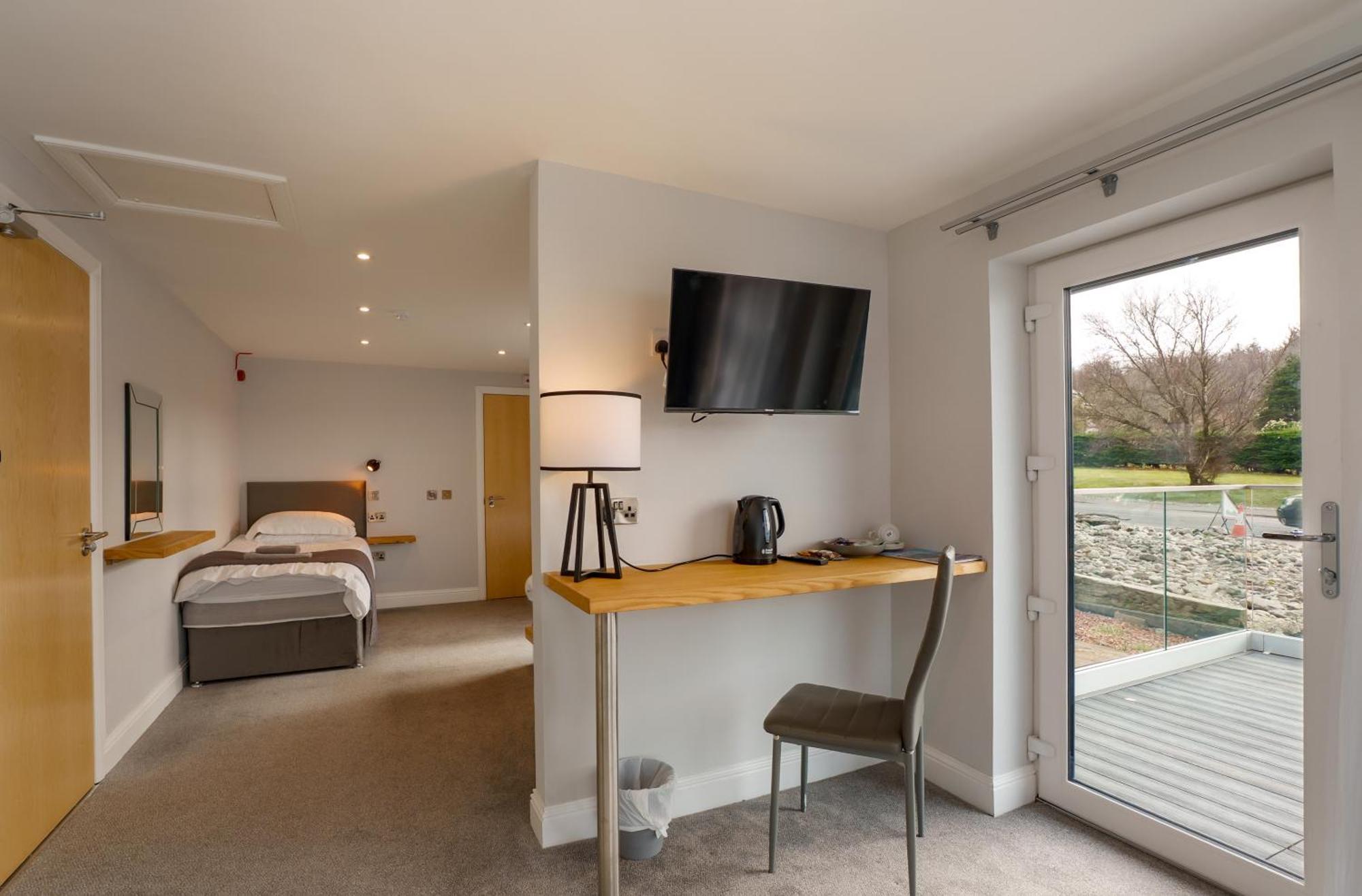 Oyster Connel Hotel